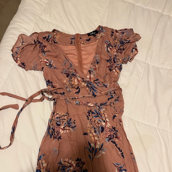 Lulus Dresses & Skirts - Floral maxi dress